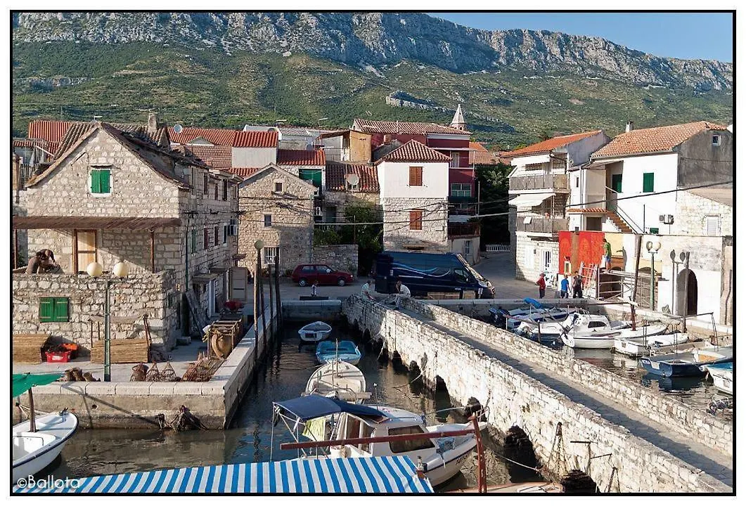 Blue Sun Apartments Kastela 0*,  Croatia